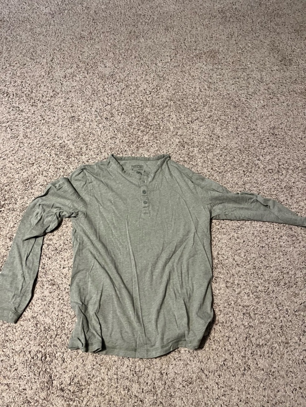 Patagonia Men's Heathered Sage Green Henley - Picture 2 of 2